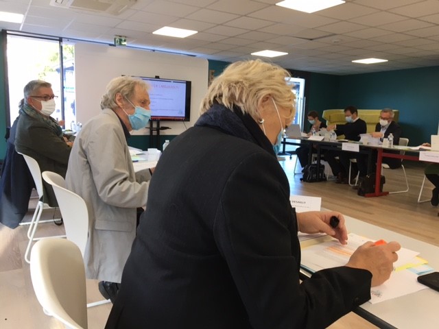 Le comité de pilotage au travail 